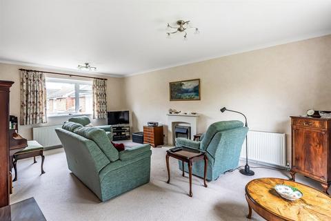 2 bedroom maisonette for sale, Griffin Way, Great Bookham