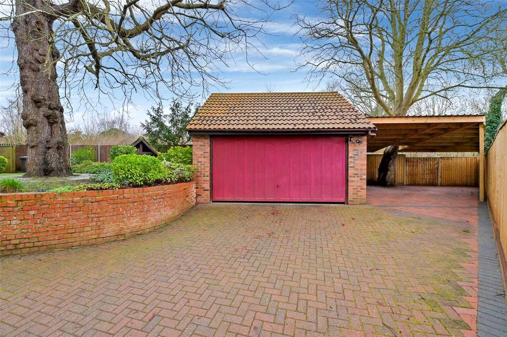 Garage &amp; Carport