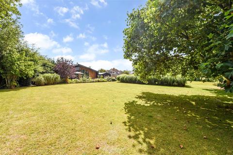 4 bedroom detached house for sale, Sidlesham, Chichester
