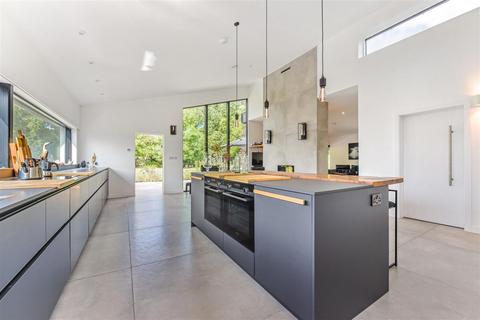 4 bedroom detached house for sale, Sidlesham, Chichester