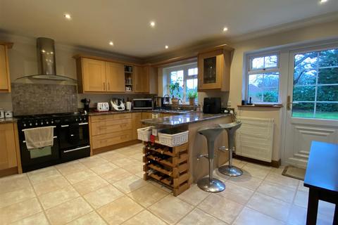 4 bedroom detached house for sale, CHILDS HALL ROAD, GREAT BOOKHAM, KT23