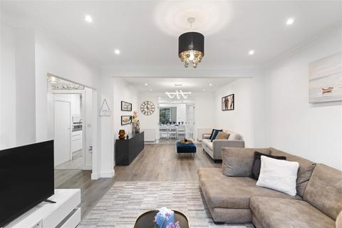 4 bedroom semi-detached house for sale, Windsor Avenue, Edgware