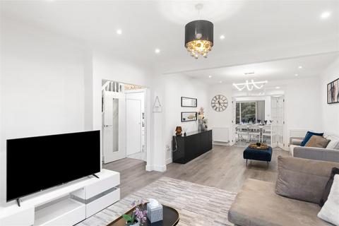 4 bedroom semi-detached house for sale, Windsor Avenue, Edgware