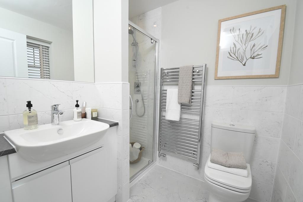 En Suite to Master Bedroom