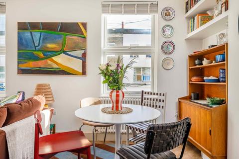 2 bedroom flat to rent, Meeting House Lane, London SE15