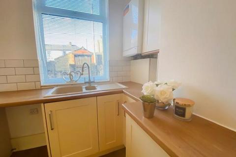 2 bedroom end of terrace house to rent, Princess Street, Haslingden, BB4 6NN