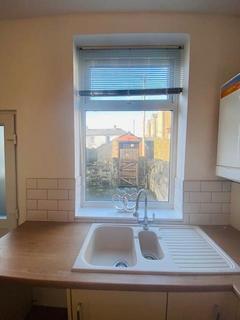 2 bedroom end of terrace house to rent, Princess Street, Haslingden, BB4 6NN