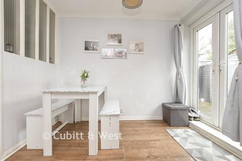 Avalon Court, Spiers Way, Horley, Surrey