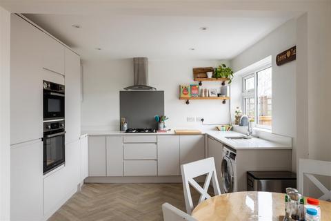 3 bedroom semi-detached house for sale, Batts Hill, Redhill