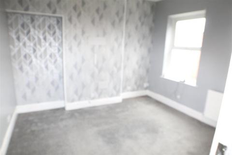 2 bedroom flat to rent - Ashton Old Road, Manchester M11