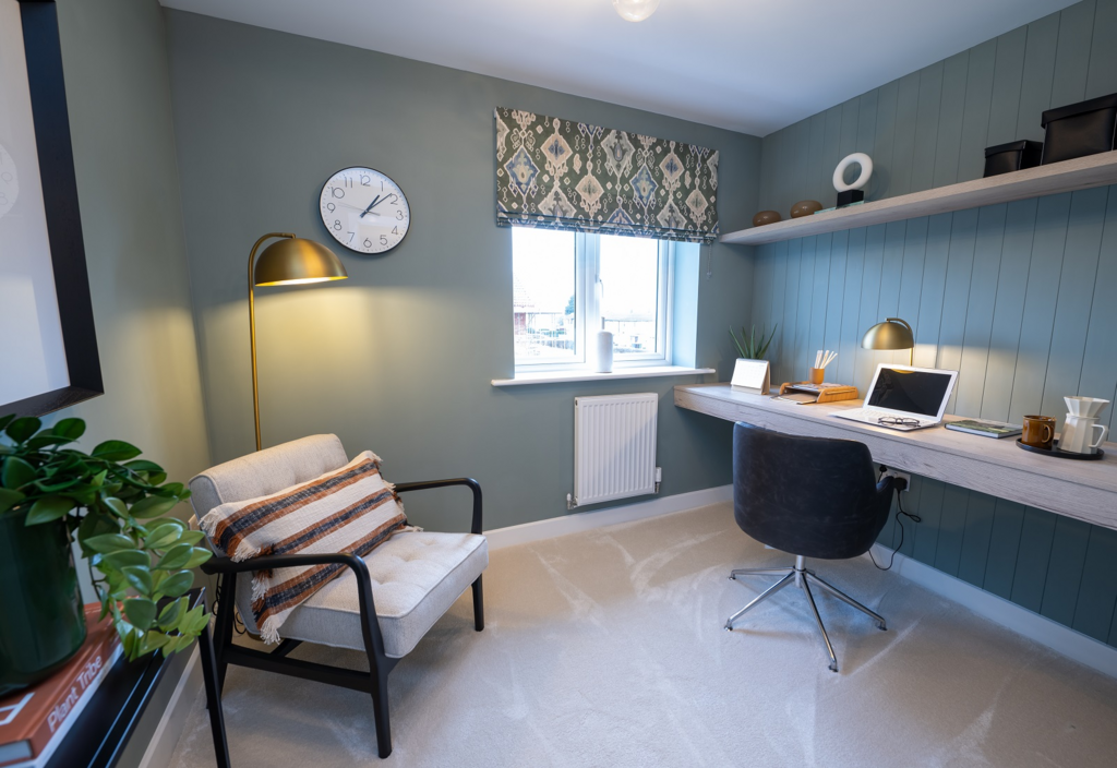 Bedroom 5 / Study