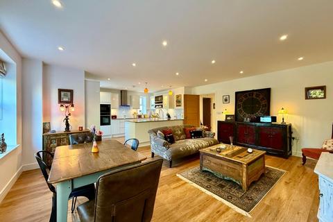 2 bedroom apartment for sale, Grassington Road, Lower Meads, Eastbourne, BN20