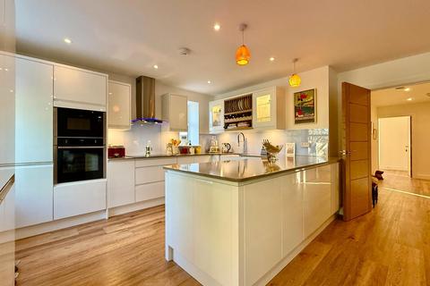 2 bedroom apartment for sale, Grassington Road, Lower Meads, Eastbourne, BN20