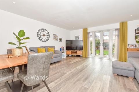 3 bedroom semi-detached house for sale, Carmelite Road, Aylesford ME20