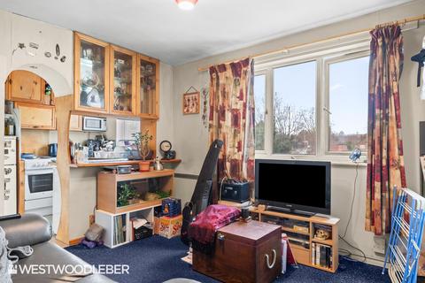 1 bedroom apartment for sale, Parrotts Field, Hoddesdon EN11