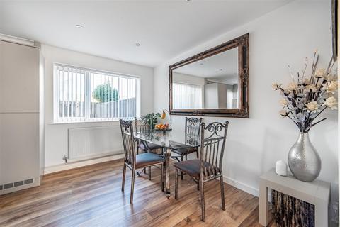 3 bedroom semi-detached house for sale, Elstree Court, Kenton Bank Foot, NE3