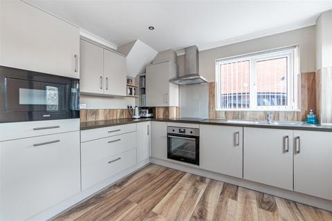 3 bedroom semi-detached house for sale, Elstree Court, Kenton Bank Foot, NE3