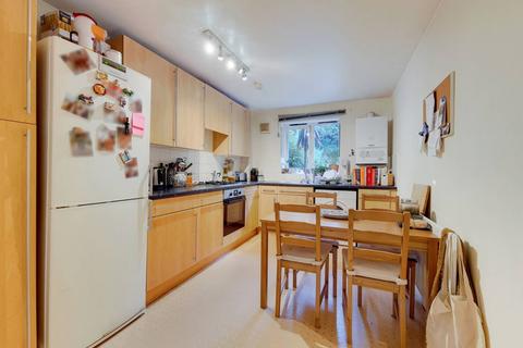 2 bedroom flat to rent, Symons Close, Nunhead, London, SE15