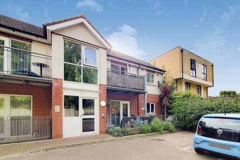 2 bedroom flat to rent, Symons Close, Nunhead, London, SE15