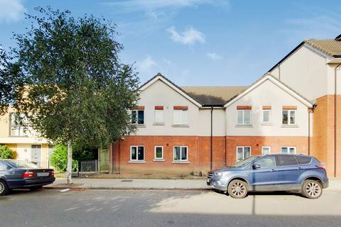 2 bedroom flat to rent, Symons Close, Nunhead, London, SE15