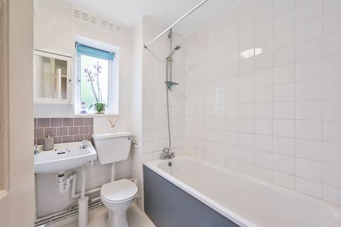 1 bedroom flat to rent, Burnbrae Close, West Finchley, London, N12