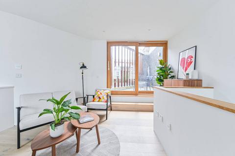 2 bedroom flat to rent, Peckham High Street, Peckham Rye, London, SE15