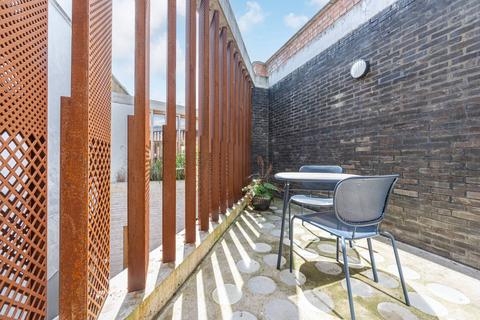 2 bedroom flat to rent, Peckham High Street, Peckham Rye, London, SE15