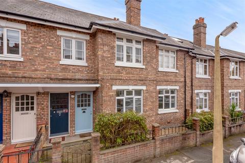 4 bedroom maisonette to rent, Strickland Row, Wandsworth Common SW18