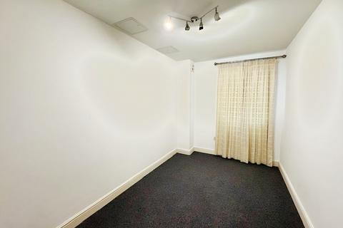 2 bedroom apartment to rent, Blackpool Old Road, Lancashire FY6