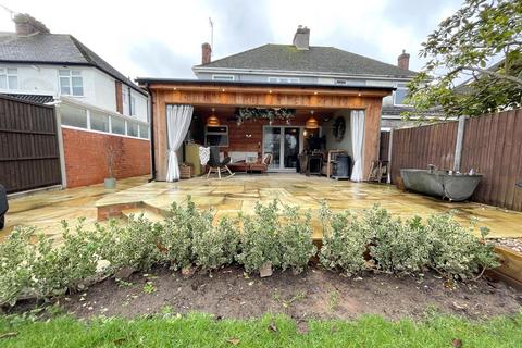 3 bedroom semi-detached house for sale, Barnwood Avenue, Gloucester