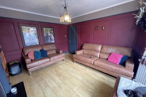 3 bedroom semi-detached house for sale, Barnwood Avenue, Gloucester