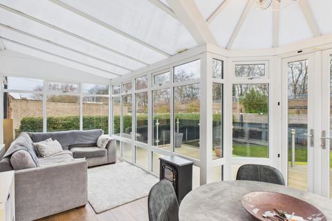 3 bedroom detached house for sale, Hemsby Road, West Yorkshire WF10