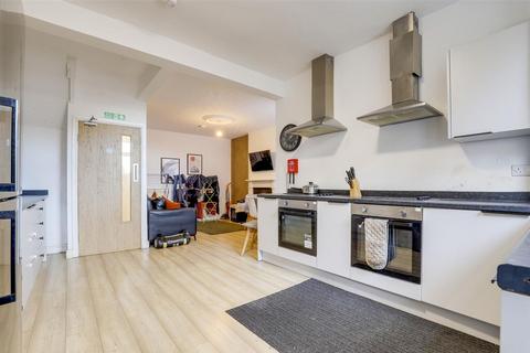 6 bedroom semi-detached house for sale, Station Road, Ilkeston DE7