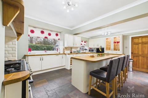 3 bedroom detached house for sale, Marfleet Lane, East Yorkshire HU9