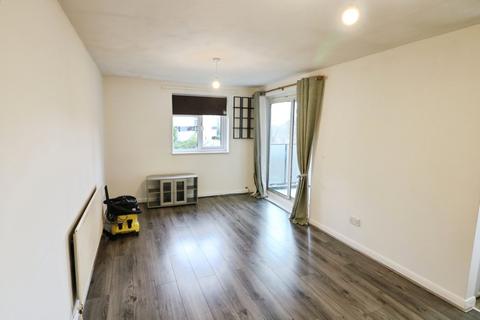 2 bedroom apartment to rent, New North Road, Ilford IG6