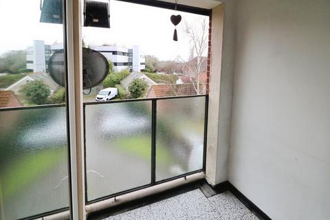 2 bedroom apartment to rent, New North Road, Ilford IG6