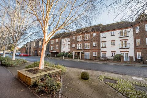 2 bedroom flat for sale, Deanery Close, Chichester, PO19