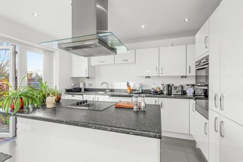 4 bedroom terraced house for sale, Provis Wharf, Aylesbury HP20