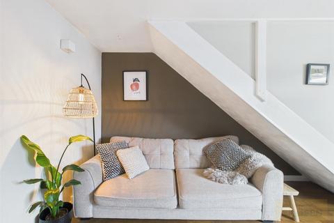 2 bedroom end of terrace house for sale, Brisbane, Stonehouse