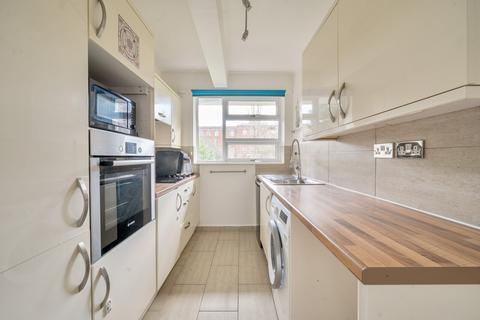 2 bedroom flat for sale, Kingston Hill, Kingston Upon Thames, KT2