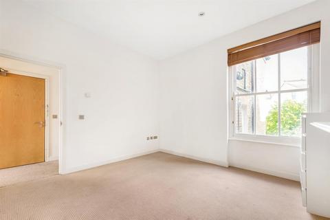 2 bedroom flat to rent, Howletts Road, Herne Hill