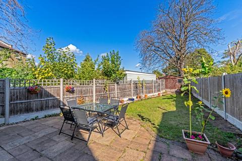 3 bedroom flat for sale, Selsdon Road, Wanstead