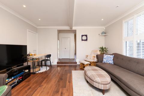 3 bedroom flat for sale, Selsdon Road, Wanstead