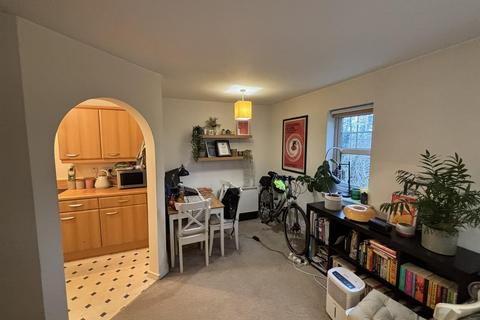 2 bedroom apartment to rent, Shearwater House, Fog Lane, Manchester