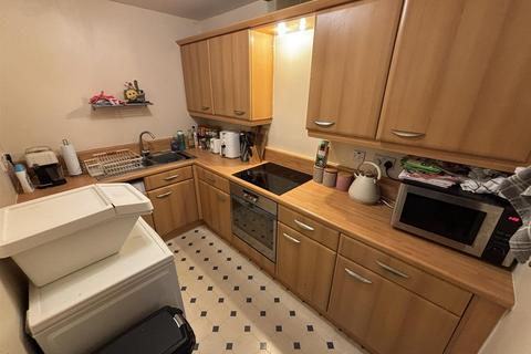 2 bedroom apartment to rent, Shearwater House, Fog Lane, Manchester