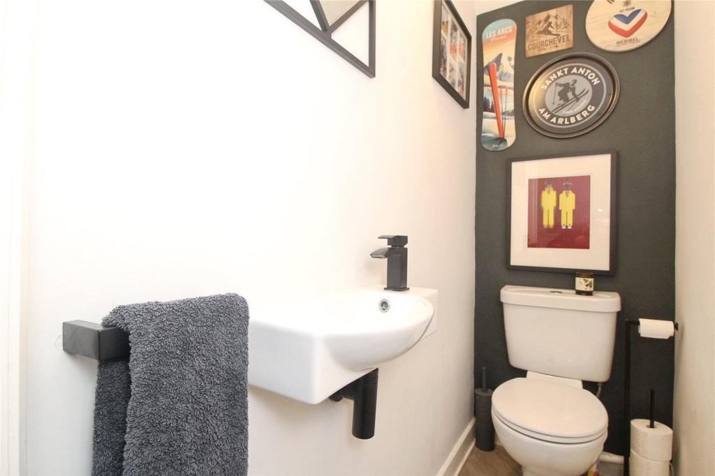 Cloakroom/Wc