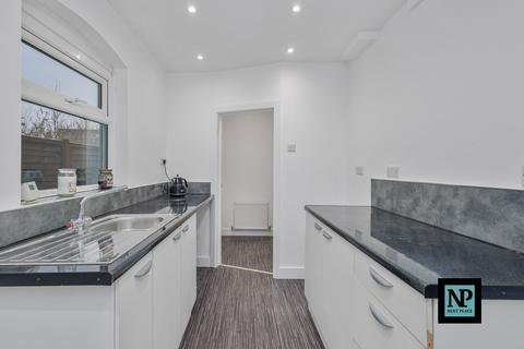 2 bedroom terraced house to rent, Tamworth Road, Kingsbury, B78