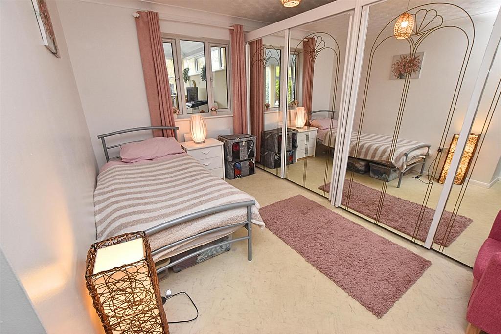 Bedroom 1 (rear)