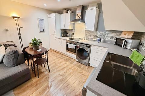 2 bedroom end of terrace house for sale, Barrack Close, Telford TF3