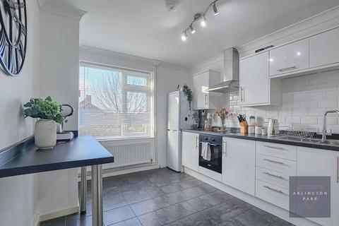 3 bedroom private hall to rent, Winchcomb Road, Norwich NR2